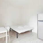 Cimiano M2 Cozy With Balcony * 밀라노