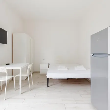 Cimiano M2 Cozy With Balcony Daire *