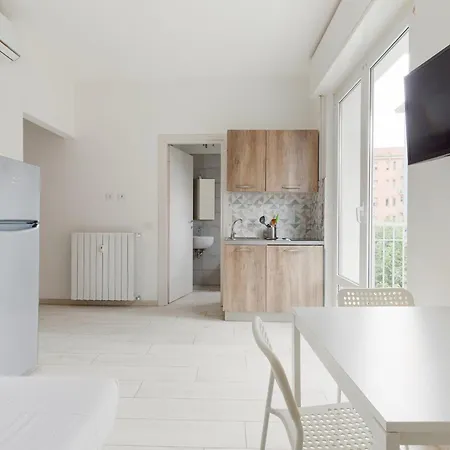 Cimiano M2 Cozy With Balcony *